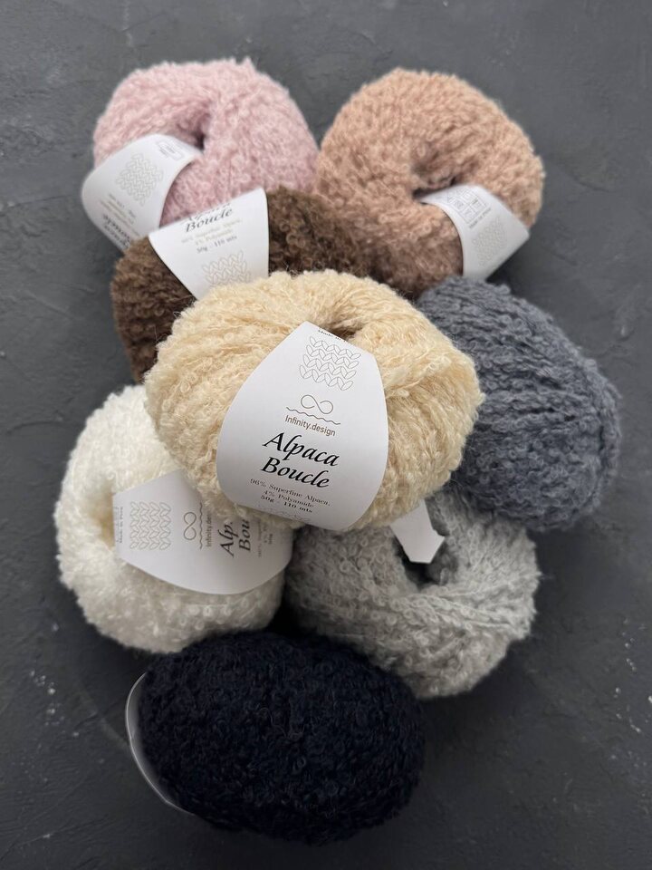 Новенькая пряжа Alpaca boucle Infinity. Роскошная, правда!