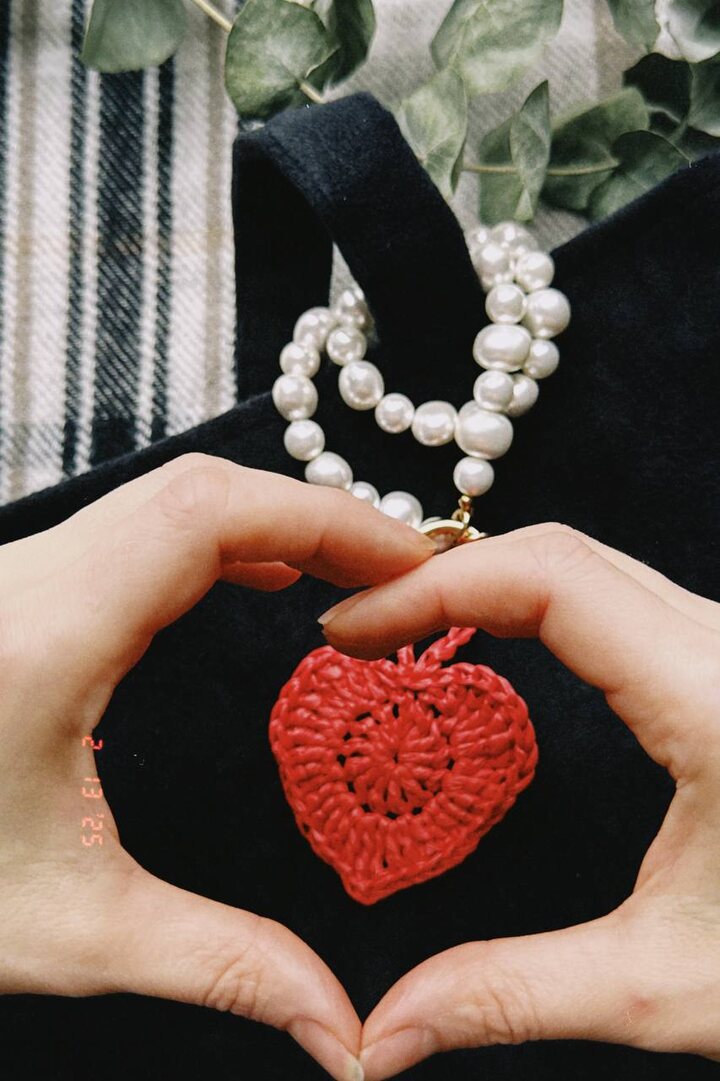 Дела сердечные сегодня♥️. Ни одно сердце не должно пострадать, а вот сотворить - пожалуйста! Нашла на просторах простую