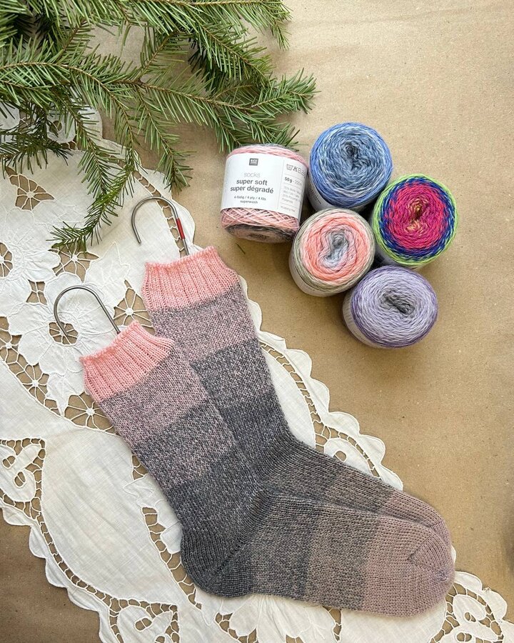Носки из Super Soft Super Degrade Все новинки мы стараемся сразу пробовать, чтобы делиться своими впечатлениями с вами