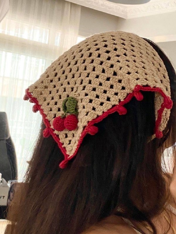 Ох уж эти косынки! Сейчас это must-have сезона. Вязать всего ничего: 1 моток, спицы или крючок, немного вдохновения - и