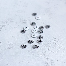 Пуговица Снежный барс 4-х прокольная ⌀ 15 мм (GX0035)