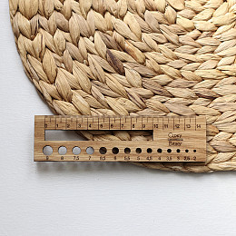 СижуВяжу Линейка для спиц и петель прямоугольная Дуб