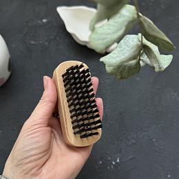 Щёточка для ухода за одеждой