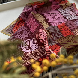 СижуВяжу "Весна начинается с нами!" (Зелёный кант) Платок большой 90х90 см,